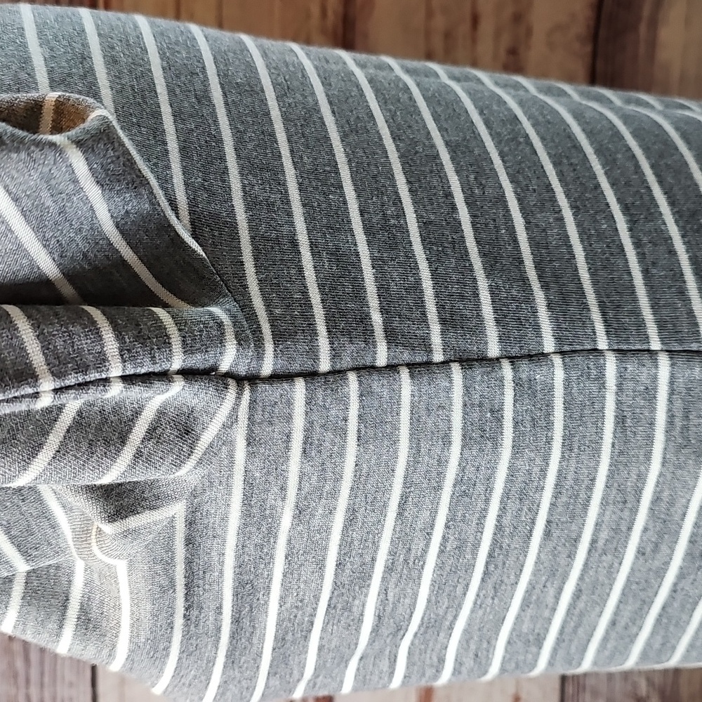 NWT CHARTER CLUB 3/4 CUFF SLEEVE GRAY & WHITE STRIPE PULLOVER KNIT TOP - Picture 7 of 12
